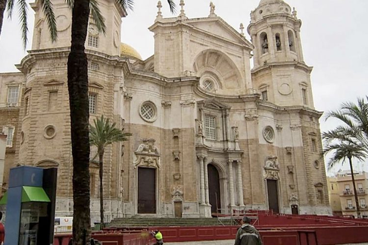 Cádiz. El Consejo de Hermandades de Cádiz inicia este miércoles el reembolso de los abonos de sillas y palcos