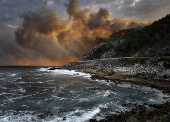 La pandemia no para ni a los incendios, ni a los pirómanos en Galicia. Galicia arde en Mayo.