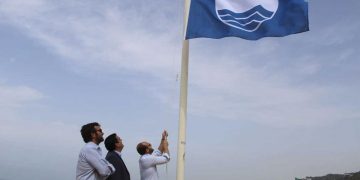 Cinco banderas azules volverán a ondear en el litoral portuense este verano