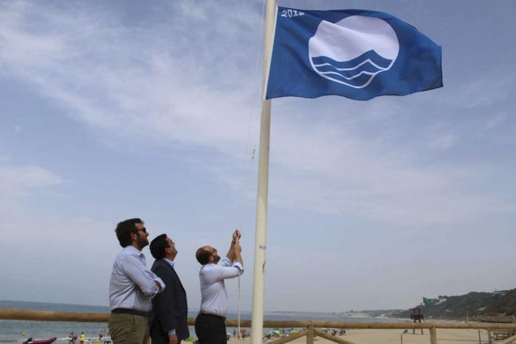 Cinco banderas azules volverán a ondear en el litoral portuense este verano