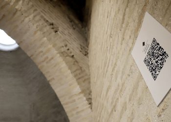 El Alcázar instala códigos QR para facilitar información en cuatro idiomas