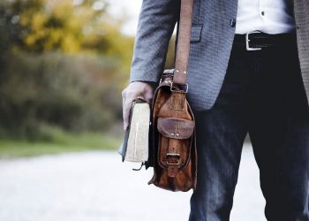 El Gobierno andaluz inicia los trámites para blindar por ley la autoridad de los docentes