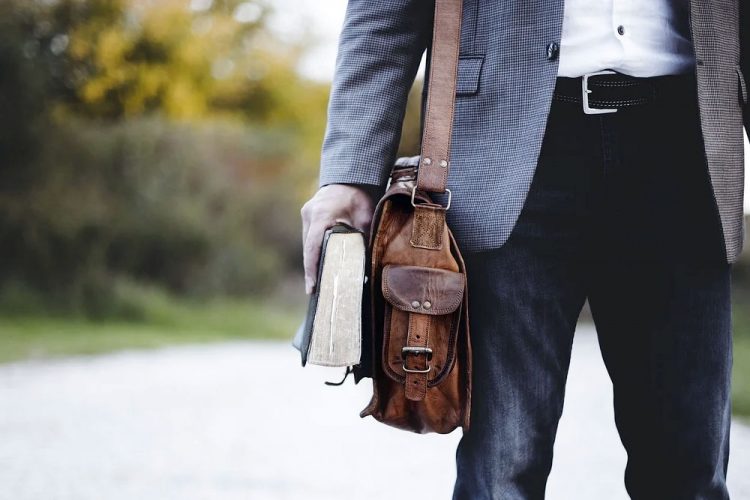 El Gobierno andaluz inicia los trámites para blindar por ley la autoridad de los docentes