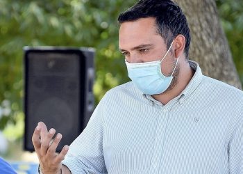 El Ayuntamiento contrata las obras de reparación del centro y aula de El Mojo