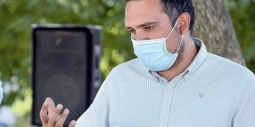 El Ayuntamiento contrata las obras de reparación del centro y aula de El Mojo