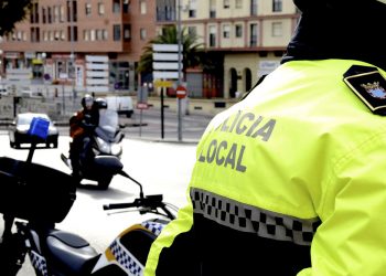 La operación policial contra los actos incívicos de motocicletas en Blas Infante se salda con un detenido, cinco denuncias y tres vehículos inmovilizados