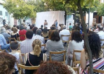 Ganemos Jerez retoma su actividad presencial con un encuentro abierto en la Alameda del Banco