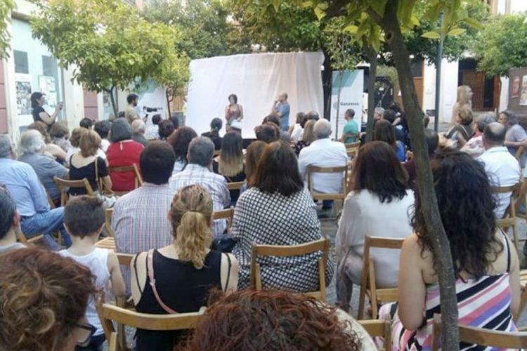 Ganemos Jerez retoma su actividad presencial con un encuentro abierto en la Alameda del Banco