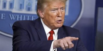 Trump vuelve a minimizar la amenaza del virus