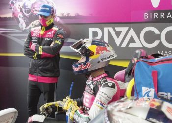 “El amor por las motos crea un vínculo padre-hijo que es único”. Una entrevista a Héctor Faubel