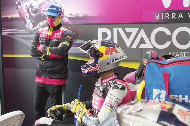 “El amor por las motos crea un vínculo padre-hijo que es único”. Una entrevista a Héctor Faubel