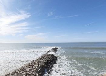 Fallece una mujer ahogada en la playa Santa María del Mar en Cádiz