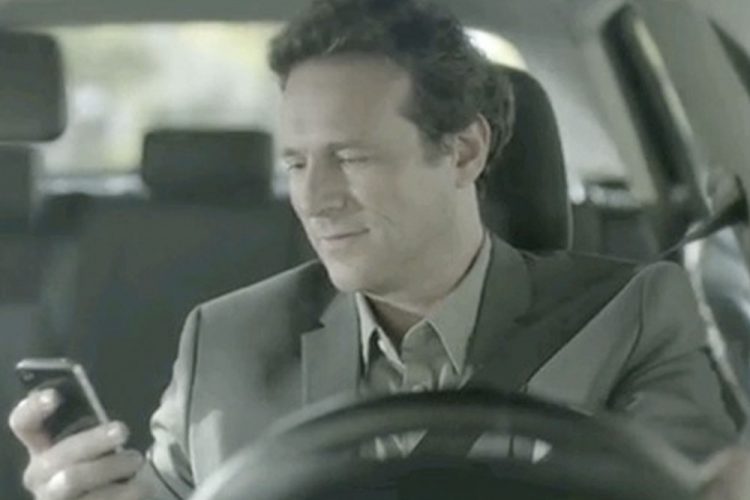 La DGT informa: Una de cada dos denuncias por distracción fue por el uso del móvil