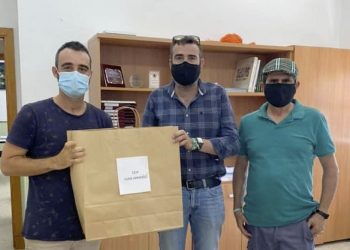 Alcalá de los Gazules distribuye 1300 mascarillas en los colegios