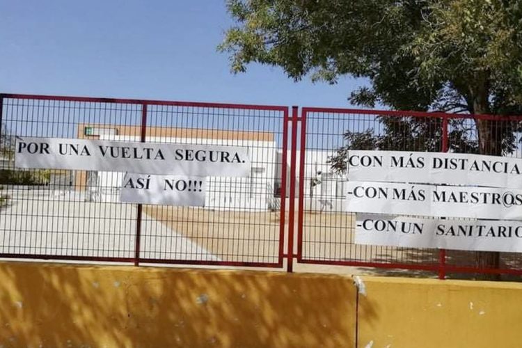 El IES La Janda secunda huelga indefinida por una mayor seguridad para la comunidad educativa