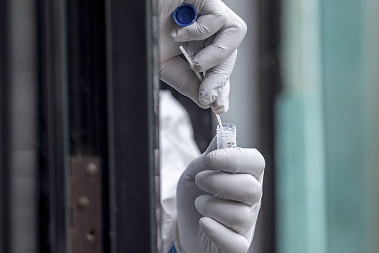 La Junta recomienda limitar las reuniones familiares a seis personas en toda Andalucía