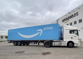La CNMC dice que Amazon realiza labores de operador postal y que debe cumplir con la normativa del sector