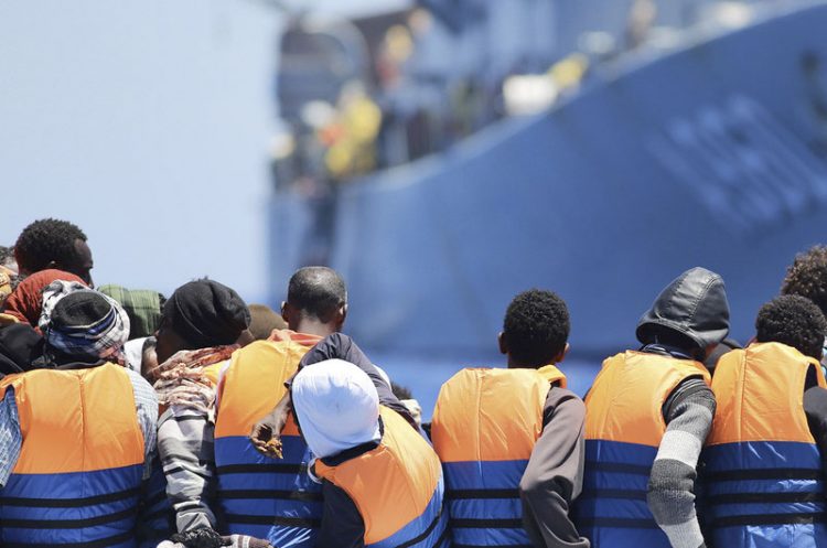 El método usado para evaluar la edad de los migrantes en España viola la Convención de los Derechos del Niño