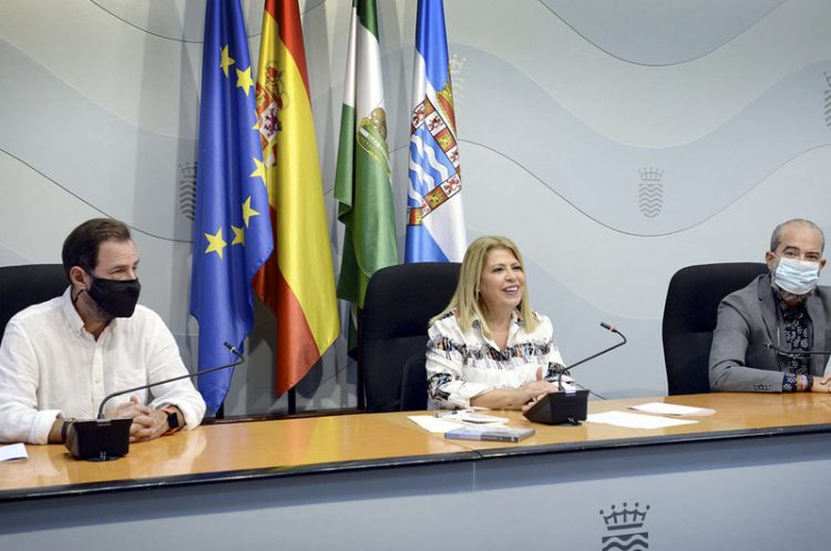 La alcaldesa presenta el documental ‘Bulería’ que convocará un casting para jóvenes flamencos