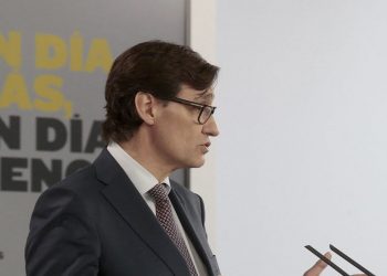 Salvador Illa abre la puerta al toque de queda en España