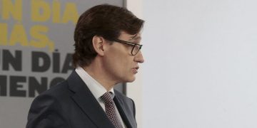 Salvador Illa abre la puerta al toque de queda en España