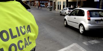 Abandonan voluntariamente la vivienda que habían ocupado de manera ilegal a instancias de la Policía Local