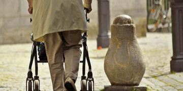 1.574 ancianos y 681 trabajadores positivos en residencias de ancianos de Andalucía