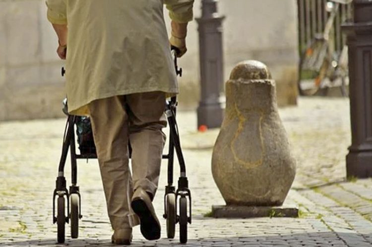 1.574 ancianos y 681 trabajadores positivos en residencias de ancianos de Andalucía