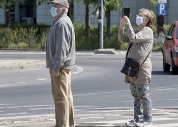 La Junta aplica restricciones en Córdoba, Jaén y Sevilla y plantea reducir la movilidad nocturna en Granada