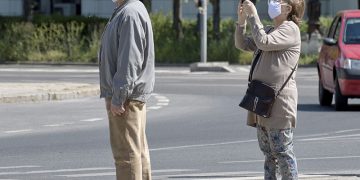 La Junta aplica restricciones en Córdoba, Jaén y Sevilla y plantea reducir la movilidad nocturna en Granada