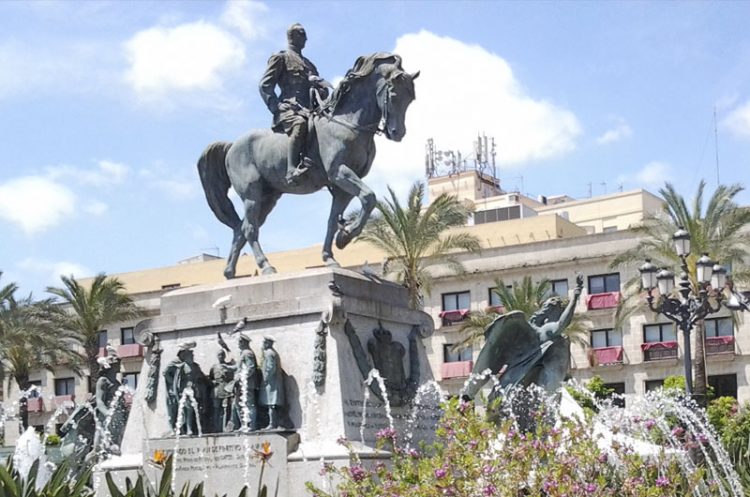 El ayuntamiento sostiene que el monumento a Primo de Rivera queda fuera del ámbito temporal de aplicación de la Ley de Memoria
