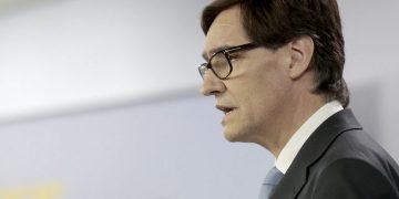 Mientras Asturias solicita el confinamiento y Andalucía lo ve factible, el gobierno central descarta el confinamiento domiciliario inminente