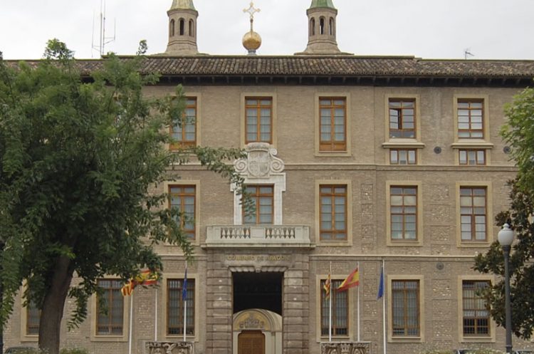 Aragón cierra actividades y servicios no esenciales desde las 8 de la tarde