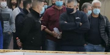 Adelante muestra su apoyo a los trabajadores de LTK y denuncia que “la industria auxiliar de la Bahía pague otra vez los platos rotos”