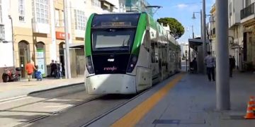 Aprender a convivir con el tranvía de la Bahía de Cádiz