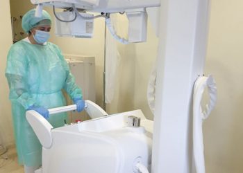 El hospital de Jerez y varias residencias de ancianos desbordados por los brotes de COVID-19