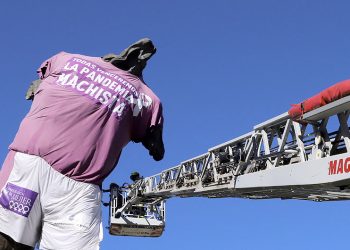 El Minotauro ya luce la camiseta morada contra la violencia de género