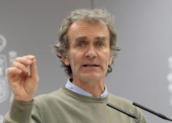 El Consejo General de colegios de médicos solicita el cese inmediato de Fernando Simón