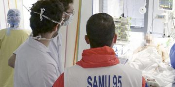 Cada 17 segundos muere una persona de COVID-19 en Europa