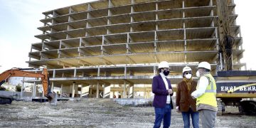 Comienzan los trabajos de demolición del edificio en estructura del fallido Palacio de Congresos