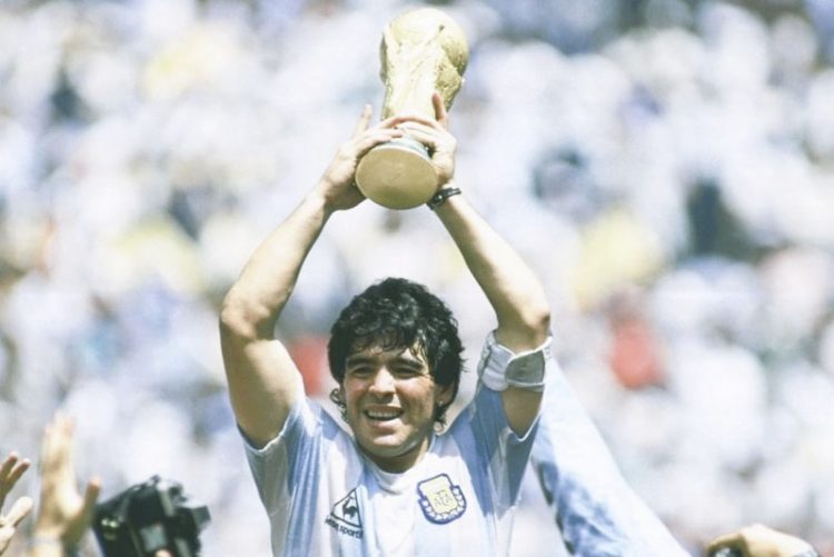 Muere Diego armando Maradona a los 60 años de edad