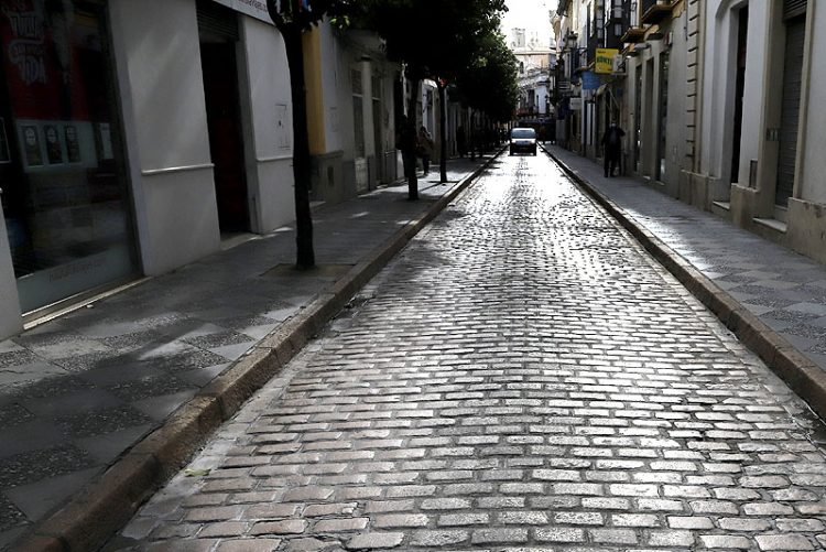 La calle Honda se corta al tráfico mañana de 15 a 18 horas para labores de poda