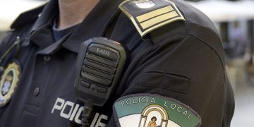 La Policía Local recupera un turismo robado de alta gama en una nave abandonada del Polígono El Portal