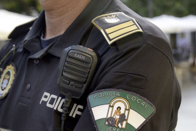 La Policía Local recupera un turismo robado de alta gama en una nave abandonada del Polígono El Portal