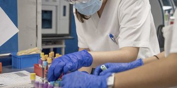 Detectados cinco casos de la variante británica del coronavirus en Andalucía
