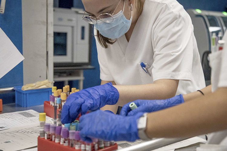 Detectados cinco casos de la variante británica del coronavirus en Andalucía