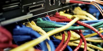 Adelante Jerez propone crear una red de fibra óptica propia para dar servicio a operadoras locales de Internet.