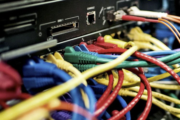 Adelante Jerez propone crear una red de fibra óptica propia para dar servicio a operadoras locales de Internet.