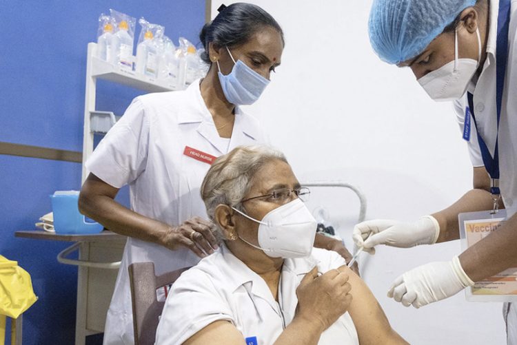 La OMS critica el egoísmo de los países ricos y las farmacéuticas frente a las vacunas del COVID-19