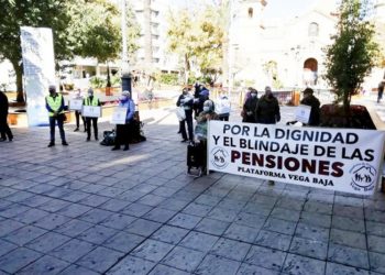 Miles de jubilados se concentran de nuevo en numerosas ciudades del Estado en defensa de las pensiones públicas